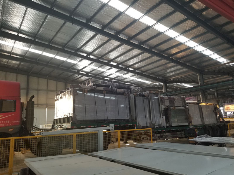 第四批遼寧現代候車亭發貨案例