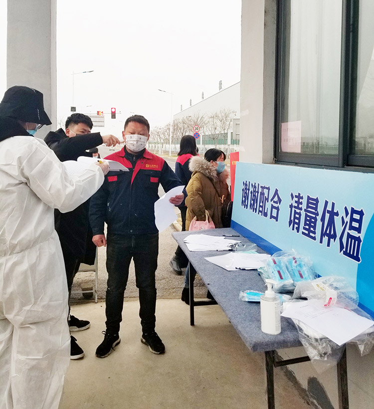 復工加防疫，榮大候車亭兩不誤配圖一