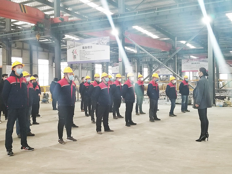 復工加防疫，榮大候車亭兩不誤配圖四